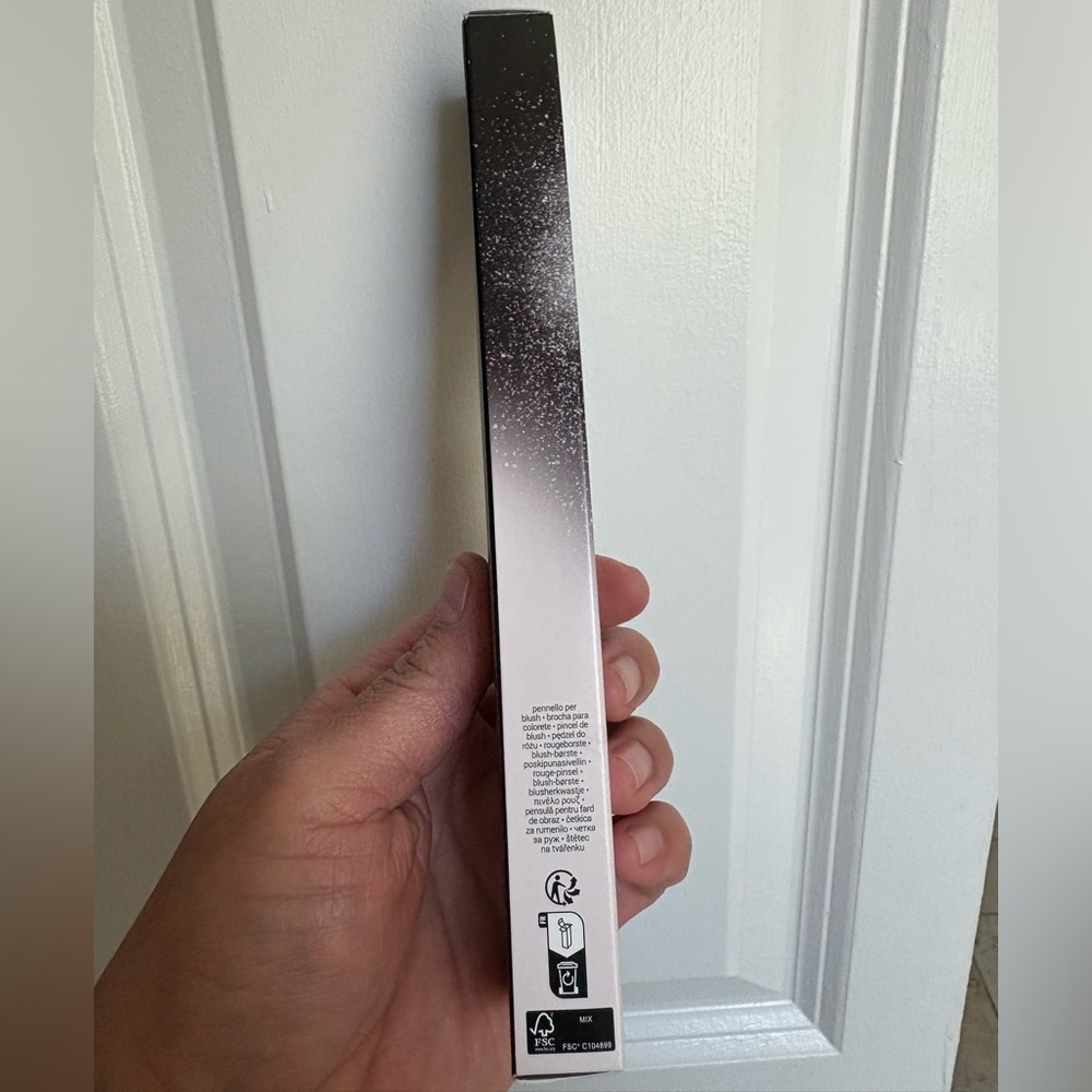 Fenty Beauty Blush Brush 155 Brand New and Factory Sealed. - Picture 3 of 6